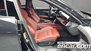 Audi e-tron GT, 2022 — миниатюра 16
