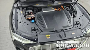 Audi e-tron, 2021 — миниатюра 5