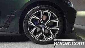 BMW i4, 2022 — миниатюра 6