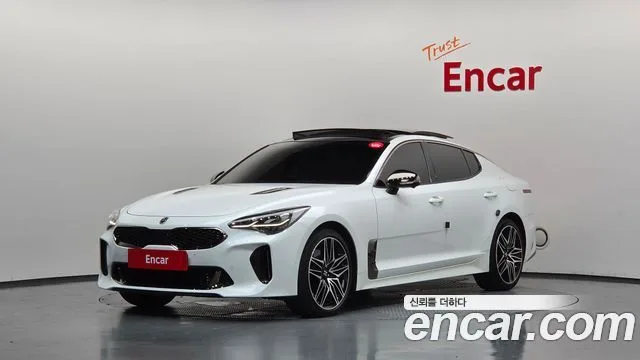 Kia Stinger, 2021 — фото автомобиля из Кореи