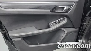 Porsche Macan, 2019 — миниатюра 13