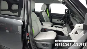 Land Rover Defender, 2025 — миниатюра 15