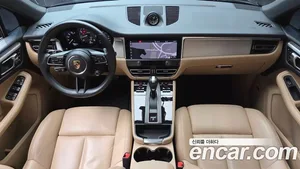 Porsche Macan, 2023 — миниатюра 10