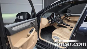 Porsche Macan, 2023 — миниатюра 13