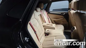 Porsche Macan, 2023 — миниатюра 17