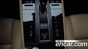 Porsche Macan, 2023 — миниатюра 23