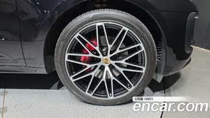 Porsche Macan, 2023 — миниатюра 7