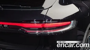 Porsche Macan, 2023 — миниатюра 9