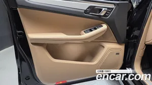 Porsche Macan, 2023 — миниатюра 14
