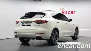 Maserati Levante, 2022 — миниатюра 2