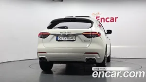 Maserati Levante, 2022 — миниатюра 4