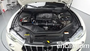 Maserati Levante, 2022 — миниатюра 6