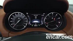 Maserati Levante, 2022 — миниатюра 11
