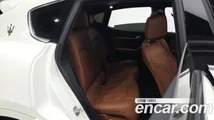 Maserati Levante, 2022 — миниатюра 17