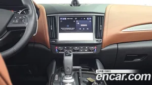Maserati Levante, 2022 — миниатюра 19