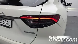 Maserati Levante, 2022 — миниатюра 9