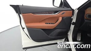 Maserati Levante, 2022 — миниатюра 14