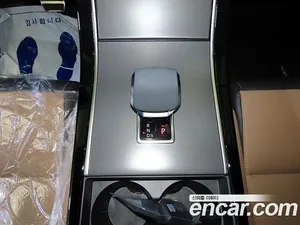 Land Rover Range Rover Velar, 2024 — миниатюра 12