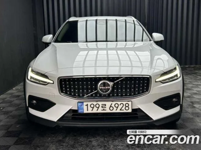 Volvo V60, 2022 — фото автомобиля из Кореи