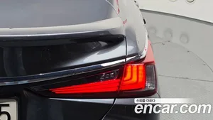 Lexus ES, 2024 — миниатюра 9