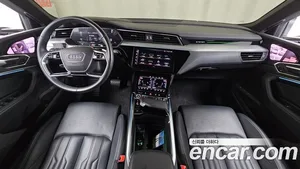 Audi e-tron, 2022 — миниатюра 10