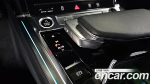 Audi e-tron, 2022 — миниатюра 12