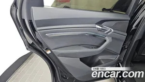 Audi e-tron, 2022 — миниатюра 15