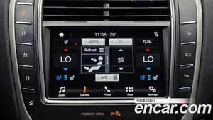 Lincoln MKX, 2017 — миниатюра 31