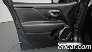 Jeep Renegade, 2023 — миниатюра 13