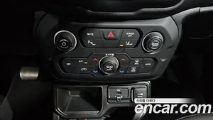Jeep Renegade, 2023 — миниатюра 28