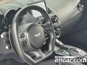 Astonmartin Vantage, 2022 — миниатюра 12