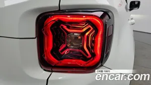 Jeep Renegade, 2023 — миниатюра 8