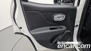 Jeep Renegade, 2023 — миниатюра 14