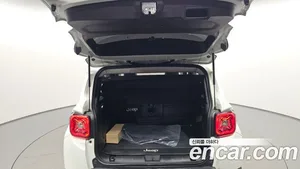 Jeep Renegade, 2023 — миниатюра 30