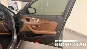 Mercedes-Benz E-Class, 2022 — миниатюра 19