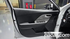 Kia Niro, 2023 — миниатюра 14