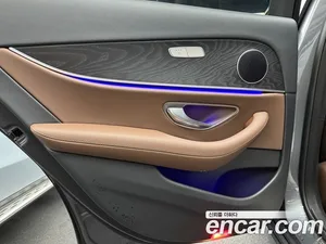 Mercedes-Benz E-Class, 2022 — миниатюра 13