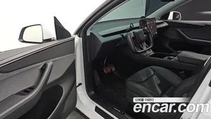 Tesla Model Y, 2025 — миниатюра 8