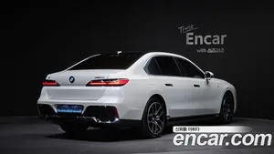 BMW i7, 2023 — миниатюра 2