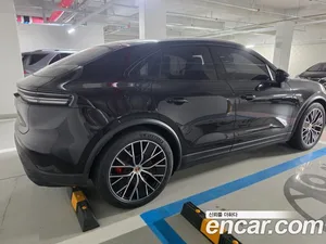 Porsche Macan, 2025 — миниатюра 5