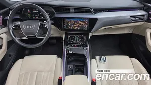 Audi e-tron, 2022 — миниатюра 9