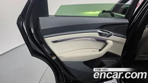 Audi e-tron, 2022 — миниатюра 14
