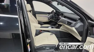 Audi e-tron, 2022 — миниатюра 15