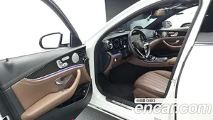 Mercedes-Benz E-Class, 2022 — миниатюра 10