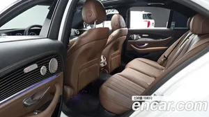 Mercedes-Benz E-Class, 2022 — миниатюра 11