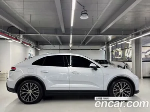 Porsche Macan, 2025 — миниатюра 5
