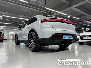 Porsche Macan, 2025 — миниатюра 6