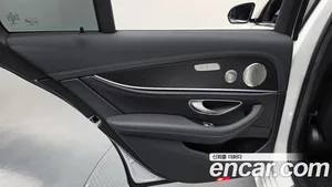 Mercedes-Benz E-Class, 2022 — миниатюра 15