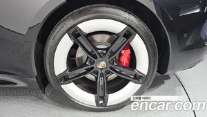 Porsche Taycan, 2025 — миниатюра 7