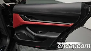 Porsche Taycan, 2025 — миниатюра 15